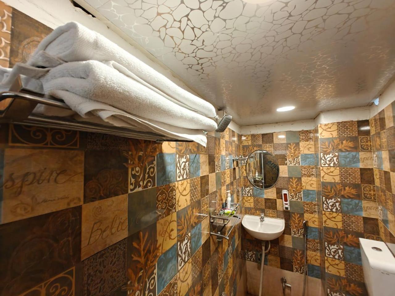 Shri Kailash Pati Guest House- Opposite Kashi Vishwanath Temple 바라나시 외부 사진